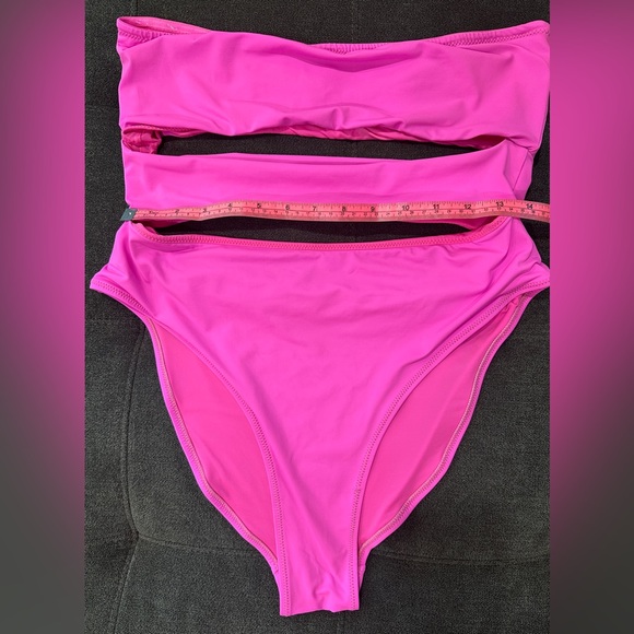 SKIMS SWIM Strapless Monokini - Picture 7 of 11